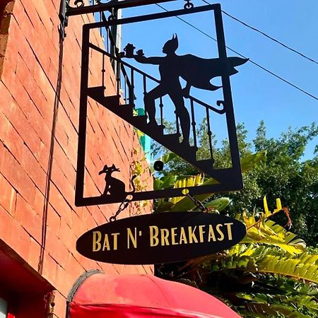 Pousada Bat N Breakfast No Beco Do Batman Сан-Паулу Екстер'єр фото