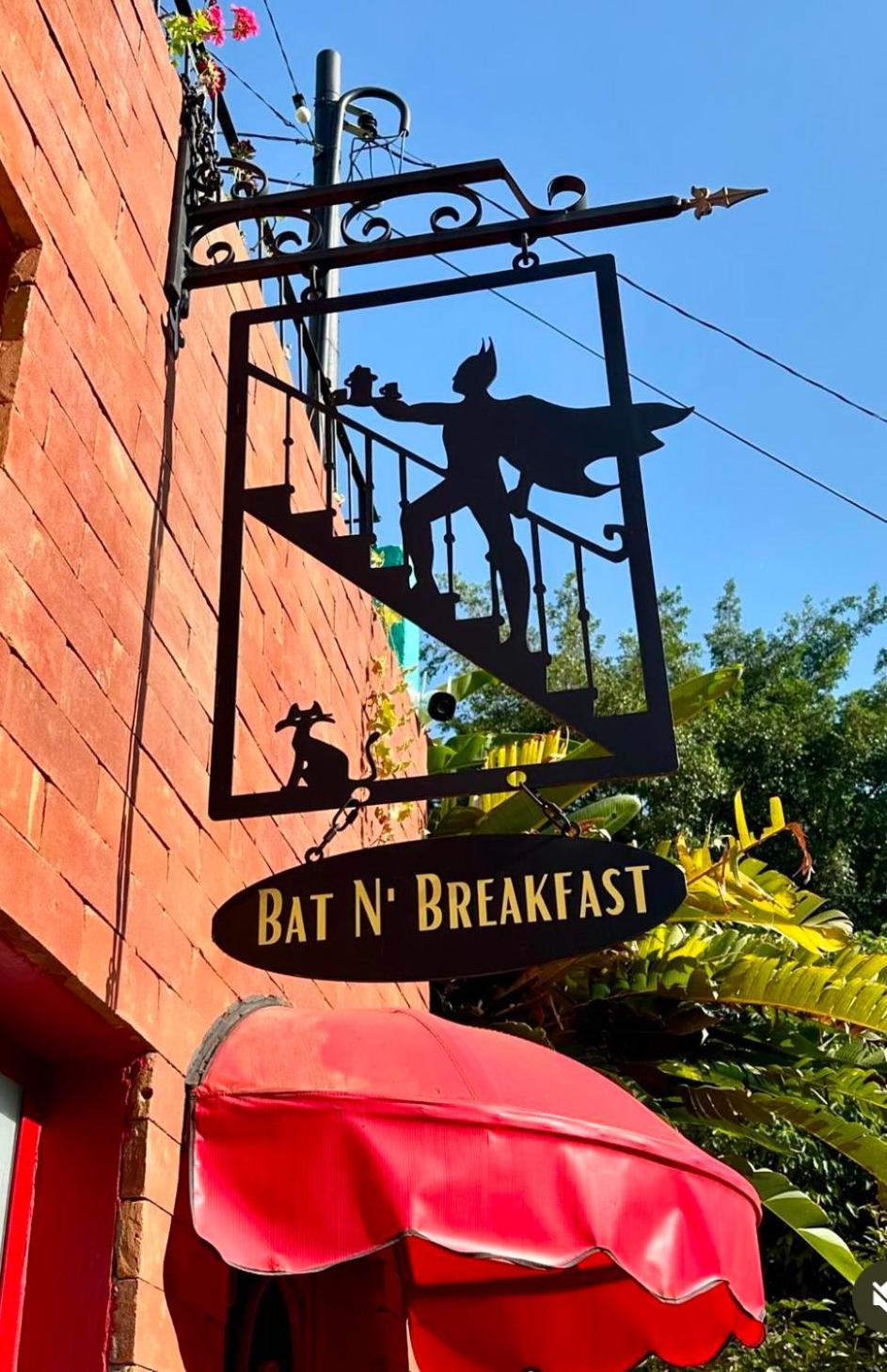 Pousada Bat N Breakfast No Beco Do Batman Сан-Паулу Екстер'єр фото